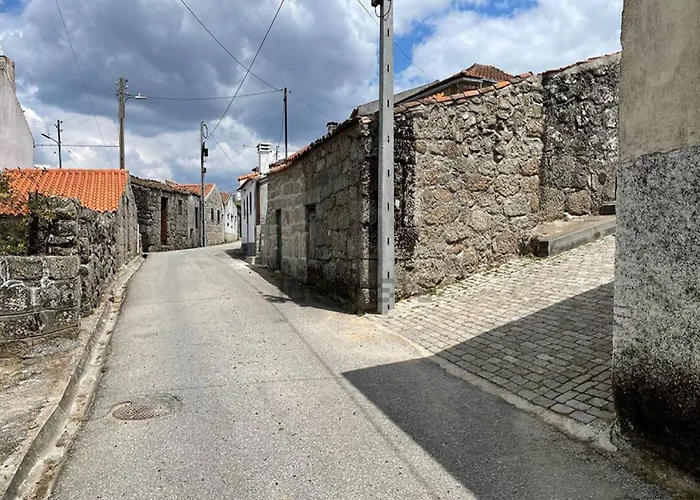 Akivillas Celorico Brick بيت للعطل